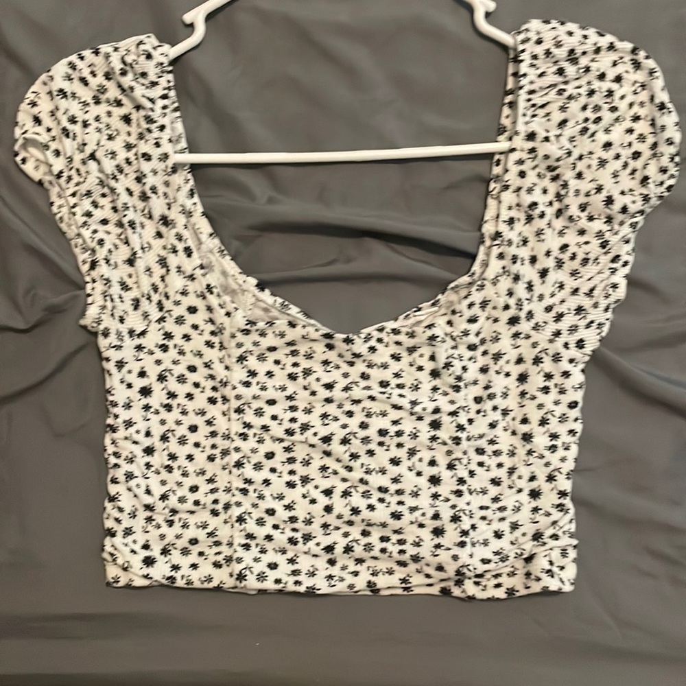 Pacsun White and black floral crop top